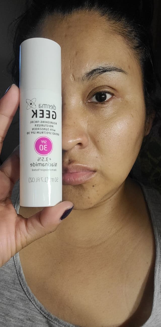 Derma Geek Nourishing Facial Moisturizer with Sunscreen Broad Spectrum SPF 30 review photo by amhyreviews