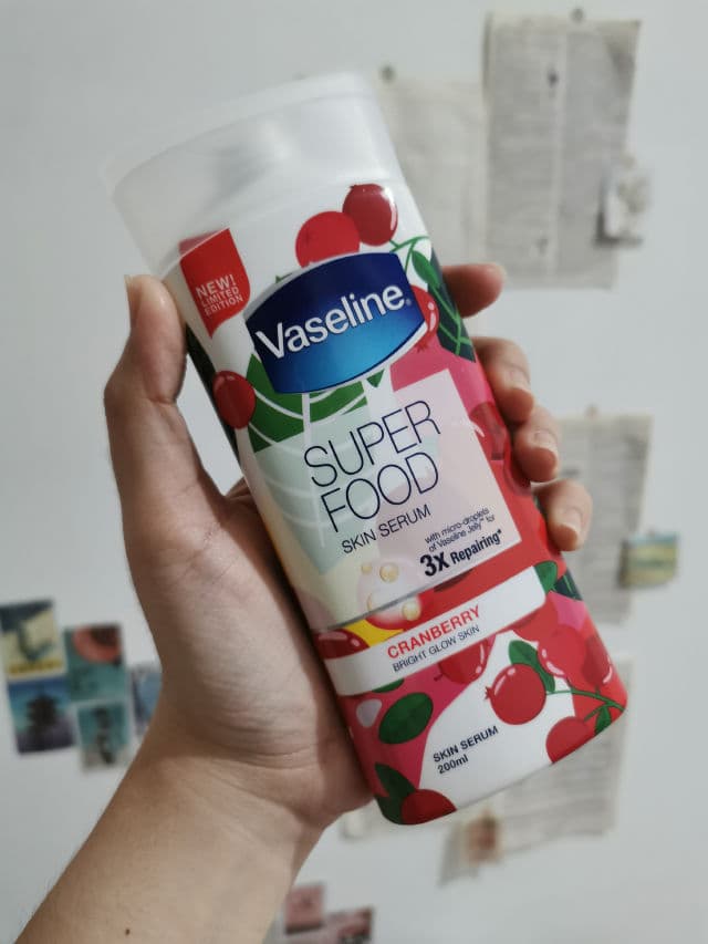 Vaseline Superfood Skin Serum - Cranberry review photo by anaztasiapw