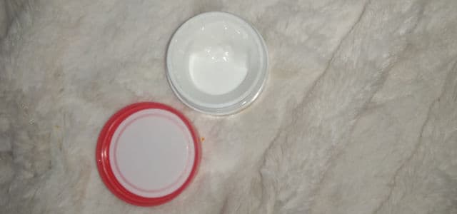 Hello Glow Whitening Night Cream review photo by angelzayeee