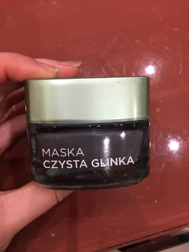 L'Oreal Paris Pure Clay Detoxifying + Brightening Charcoal Mask review photo by annaya