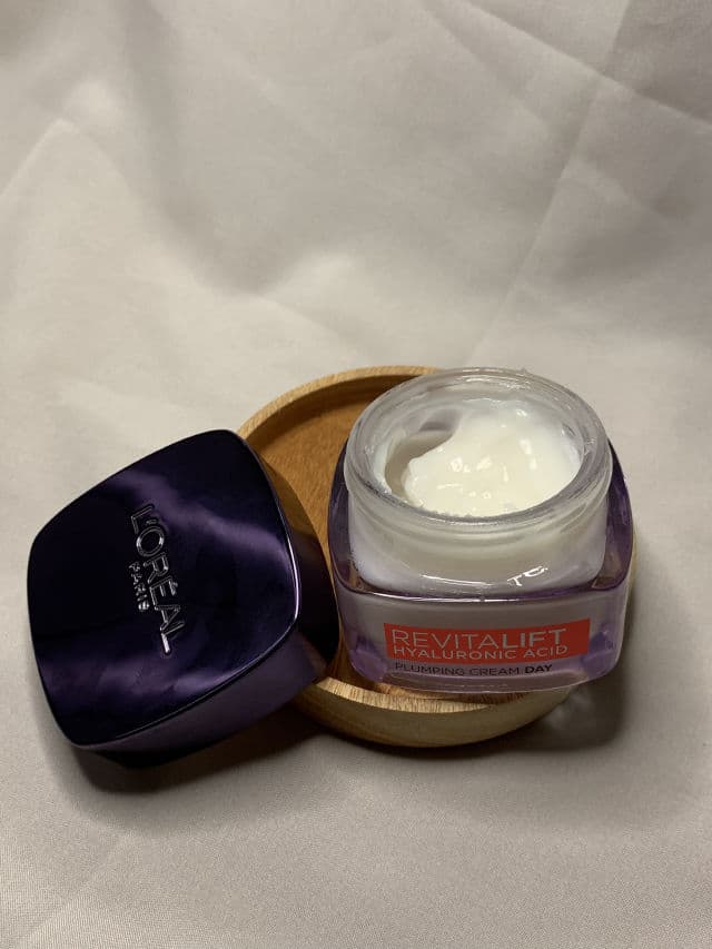 L'Oreal Paris Revitalift Hyaluronic Acid Plumping Cream Day review photo by aprianiamr