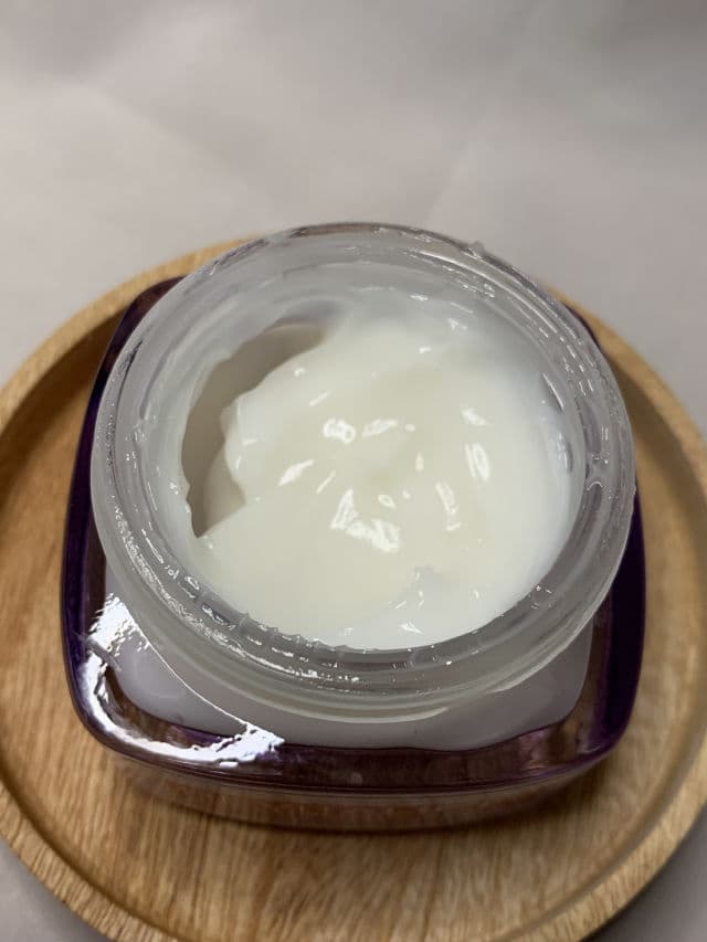 L'Oreal Paris Revitalift Hyaluronic Acid Plumping Cream Day review photo by aprianiamr