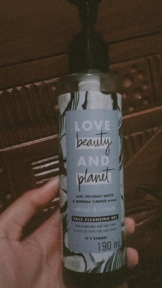 Love Beauty and Planet Refresh and Hydrate - Coconut Oil & Mimosa Face Cleansing Gel review photo by ardinaclaudia