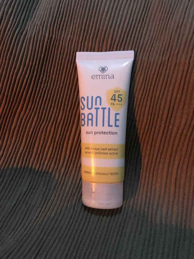 Emina Sun Battle Sun Protection SPF45 review photo by ardinaclaudia
