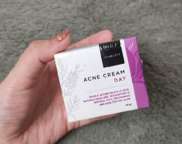 Scarlett Whitening Acne Day Cream review photo by fiasday