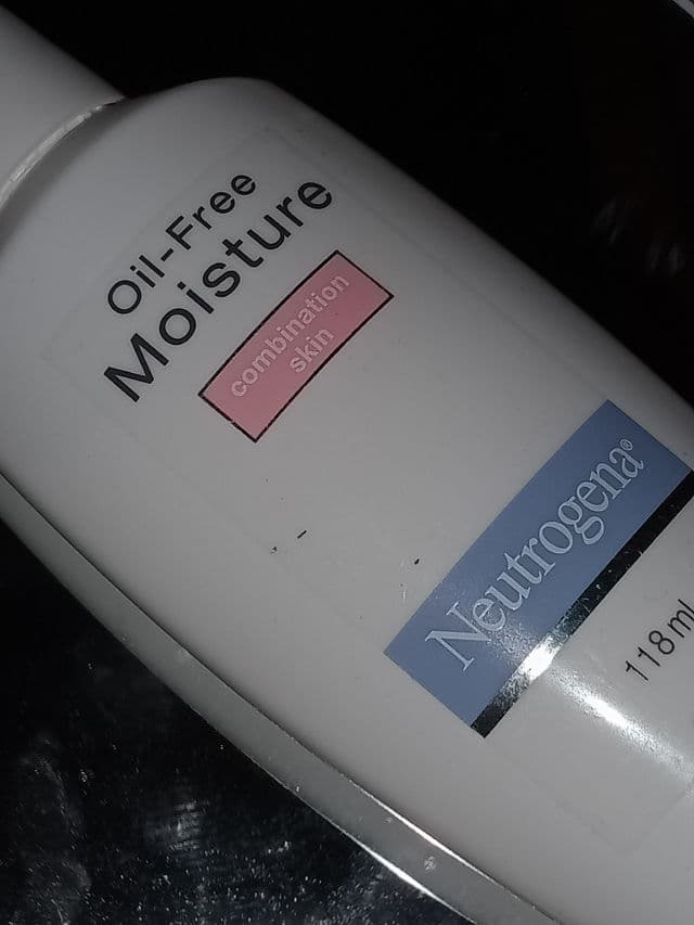 Neutrogena Oil-Free Moisture, for Combination Skin review photo by ashareview