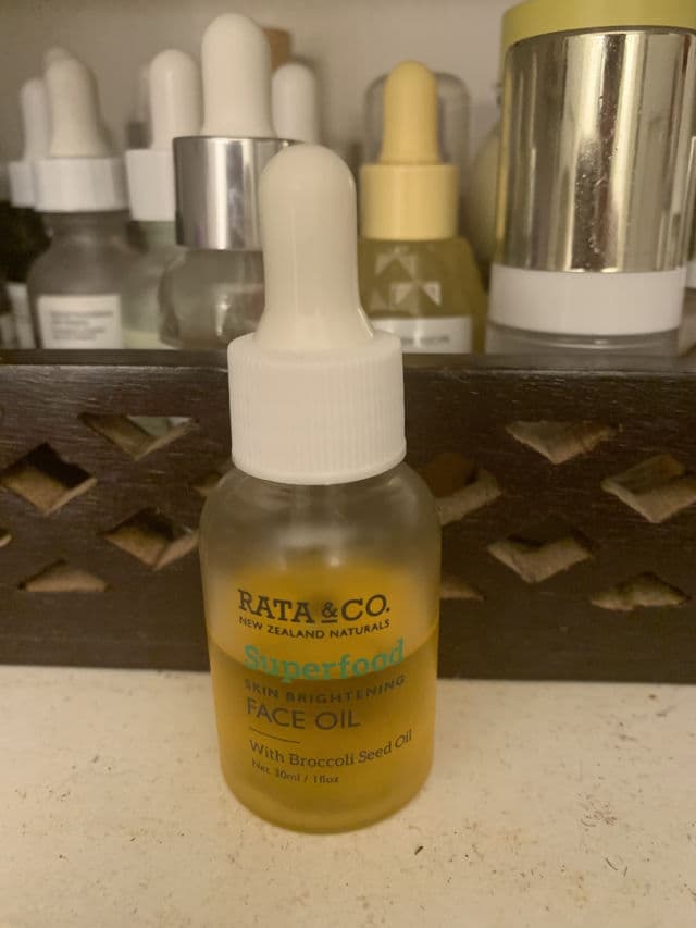 Rata & Co New Zealand Naturals Superfood Skin Brightening  Face Oil  review photo by ashysaurusrex