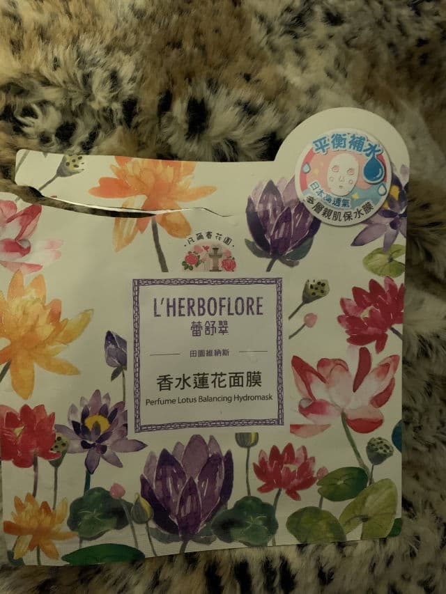 L'Herboflore Perfume Lotus Balancing Hydromask review photo by ashysaurusrex