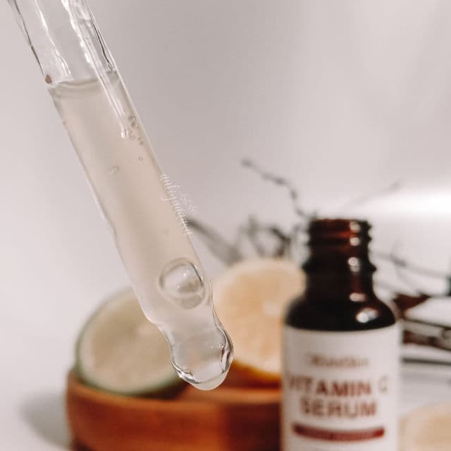 ElsheSkin Vitamin C Serum review photo by auliyaaaara