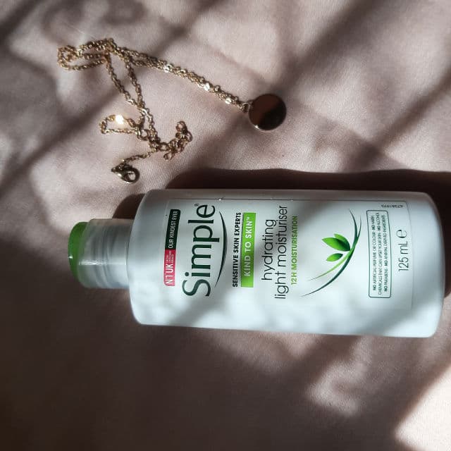 Simple Hydrating Light Moisturizer review photo by ayass