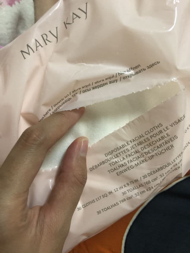 Mary Kay Facial Cleansing Cloths review photo by aydaly