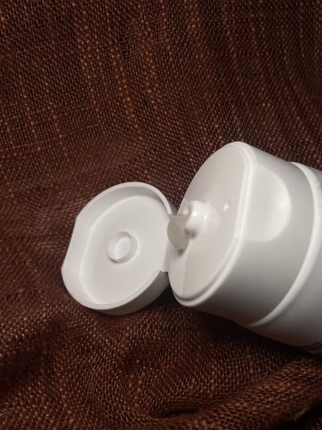 Rated Green Jojoba Dry Shampoo Powder review photo by lisbethlis