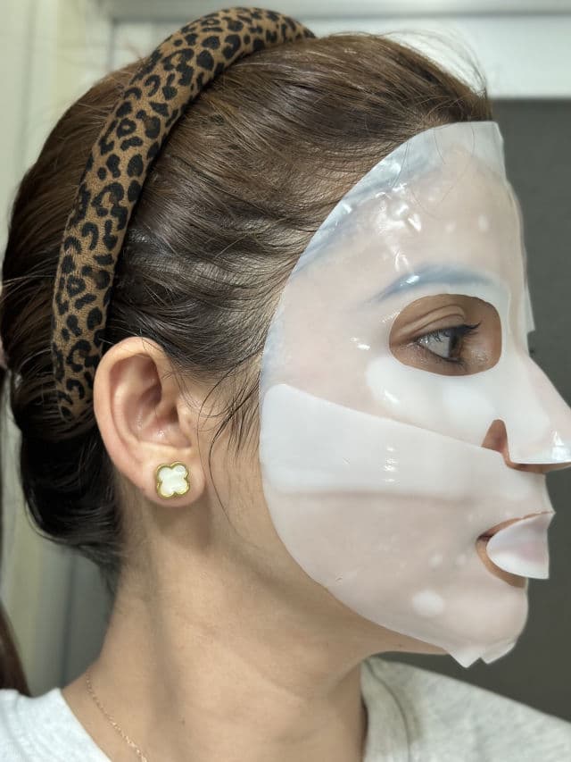 VT COSMETICS Pro Cica Reedle Shot 100 2-Step Hydrogel Mask review photo by Roshni4