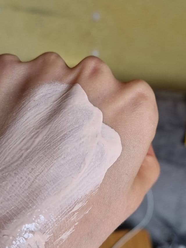 COSRX Aloe 54.2 Aqua Tone-up Sunscreen SPF50+ PA++++ review photo by glowandsunshine