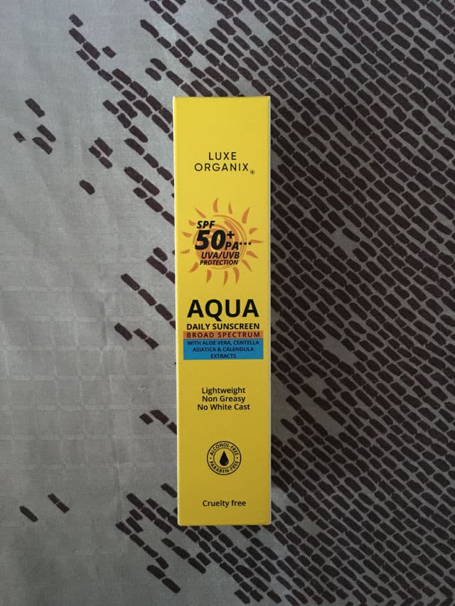 Luxe Organix SPF 50+ PA+++ UVA/UVB Protection Aqua Daily Sunscreen review photo by bananaisme