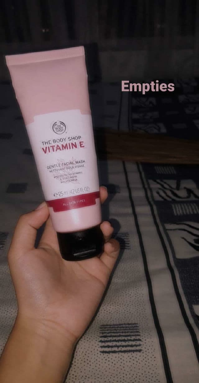 The Body Shop Vitamin E Gentle Facial Wash review photo by barara