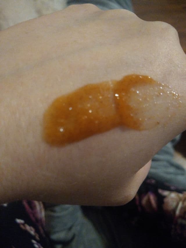 Banila Co. Hi Bye Vita Peel Exfoliating Scrub review photo by batbabe