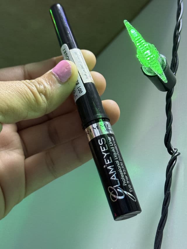 Rimmel Glam'eyes Professional Liquid Eyeliner review photo by DIPASHMA