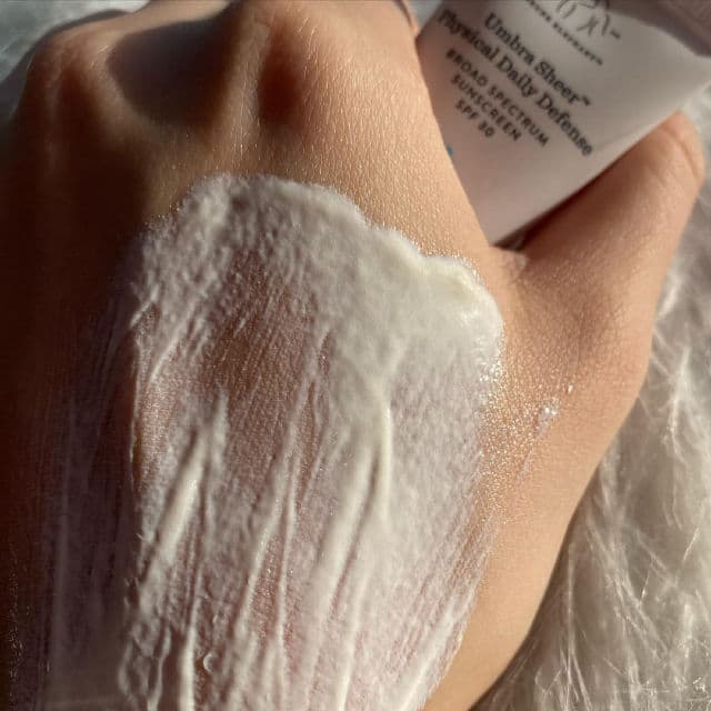 Drunk Elephant Umbra Sheer Physical Daily Defence SPF 30 review photo by beautyerudite
