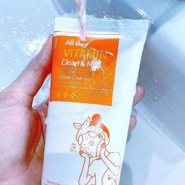Jumiso All Day Vitamin Clean & Mild Facial Cleanser review photo by beautyfirstbysv