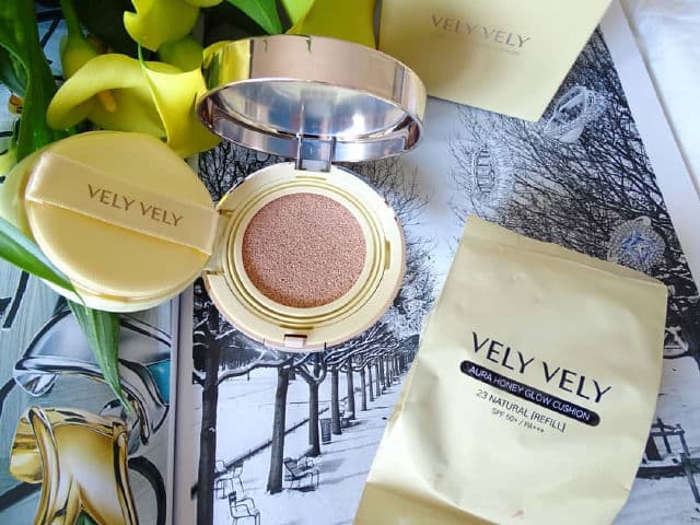 Vely Vely Aura Honey Glow Cushion Foundation SPF 50+ review photo by beautyfriya