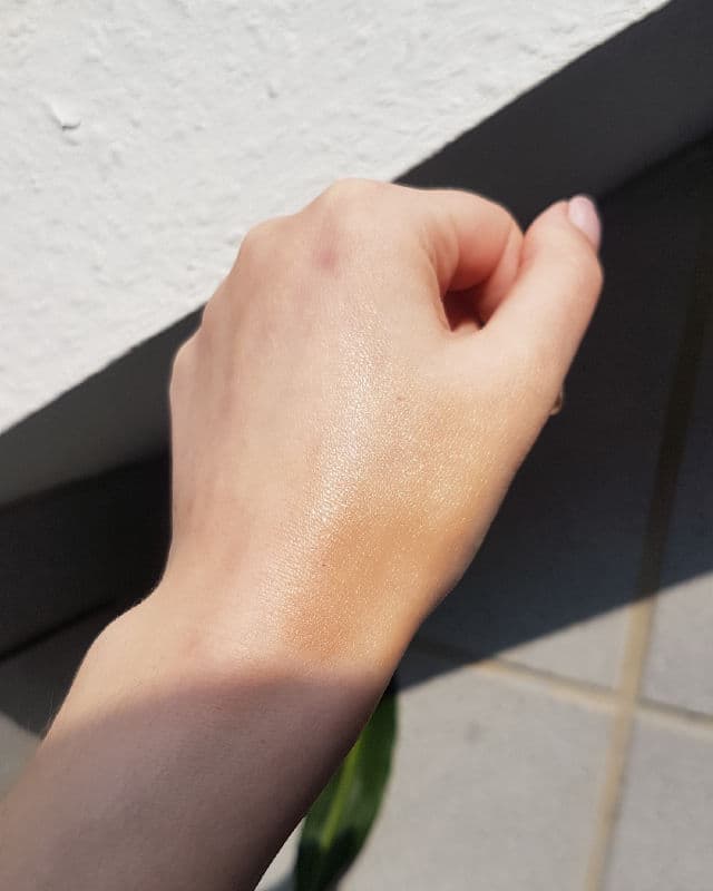 Origins GinZing SPF40 Energy-Boosting Tinted Moisturizer review photo by beautyglas