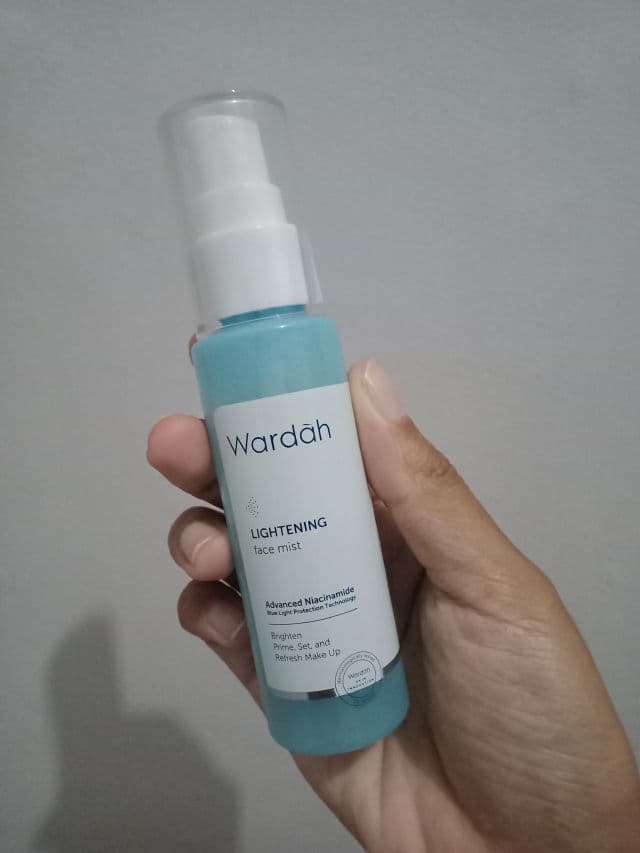 Wardah Lightening Face Mist  review photo by bernika16
