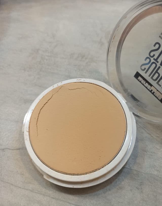 Maybelline SuperStay Full Coverage Powder Foundation review photo by AuntDD