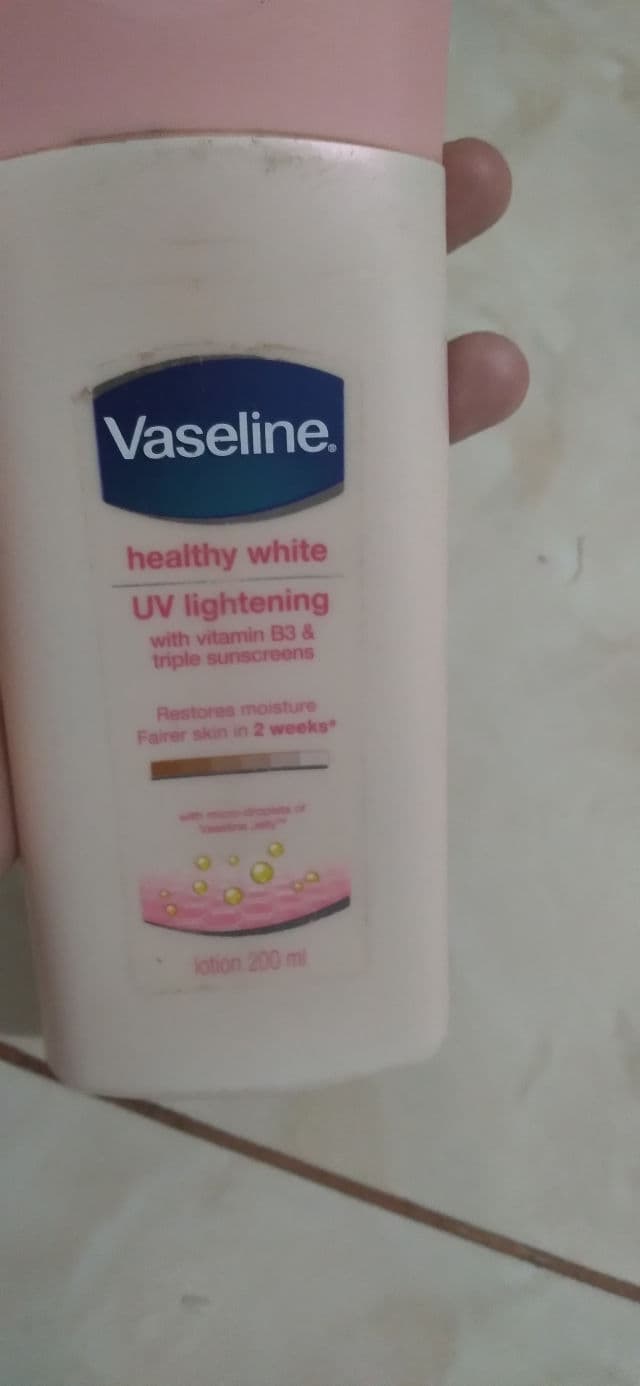 Vaseline Healthy White UV Lightening review photo by binarindah