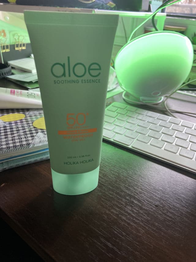 HOLIKA HOLIKA Aloe Soothing Essence Water Drop Sun Stick SPF50+ PA++++ review photo by bloodhunnter