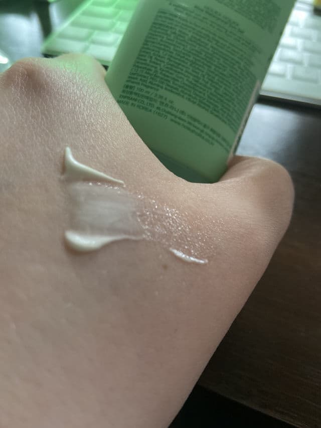 HOLIKA HOLIKA Aloe Soothing Essence Water Drop Sun Stick SPF50+ PA++++ review photo by bloodhunnter