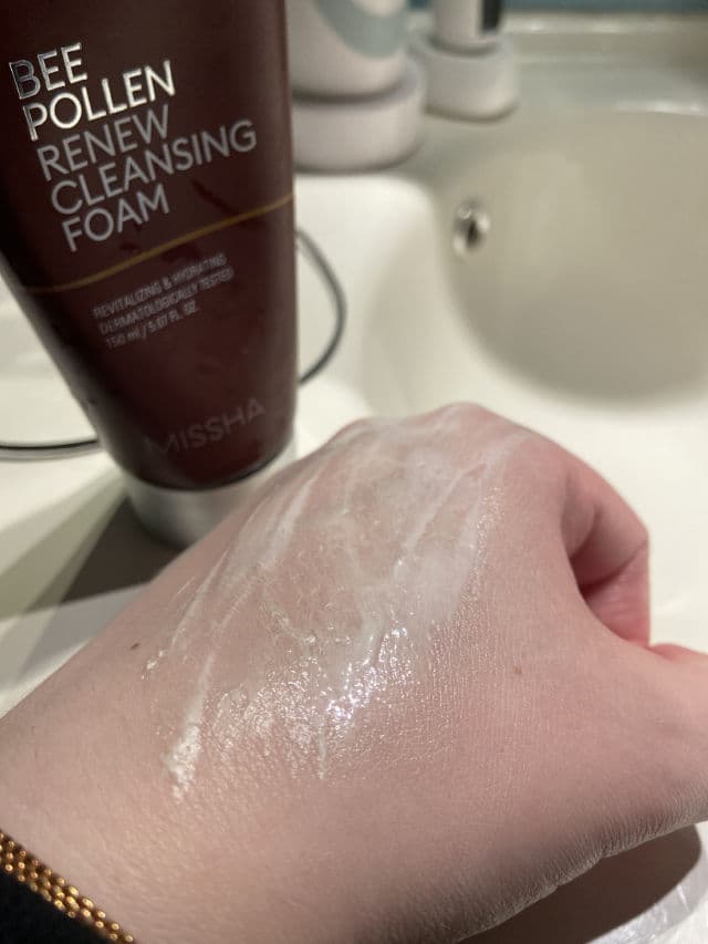 MISSHA Bee Pollen Renew Cleansing Foam review photo by bloodhunnter