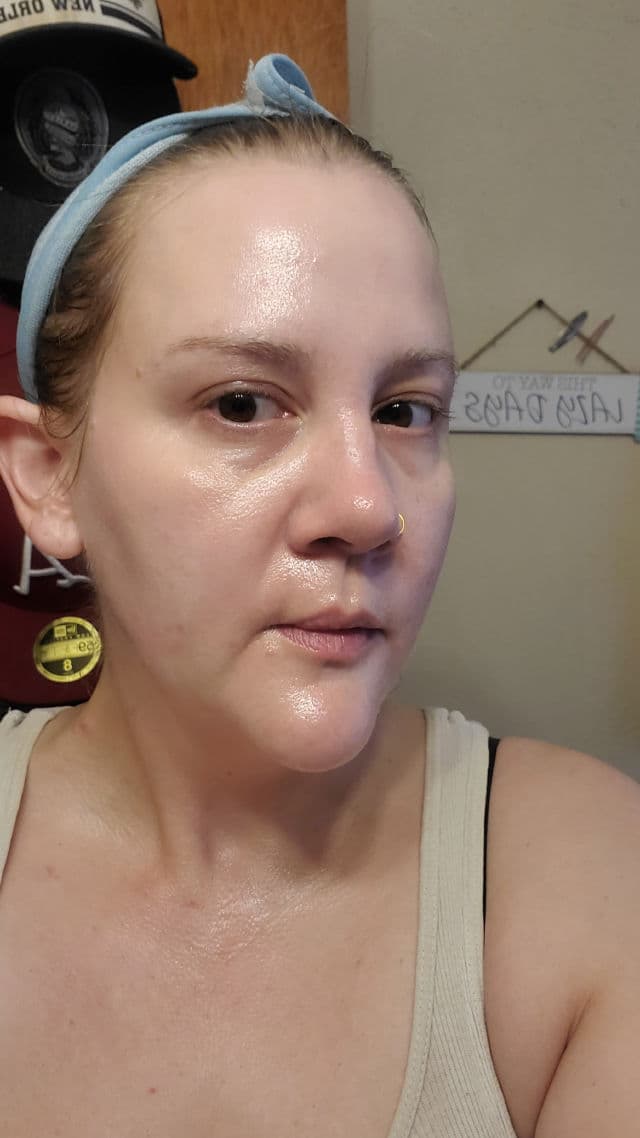 Neutrogena Ultra Sheer Dry-Touch Sunblock SPF 70 review photo by beautybonnebeth