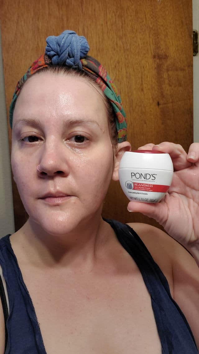 Pond's Rejuveness Anti-Wrinkle Cream review photo by beautybonnebeth