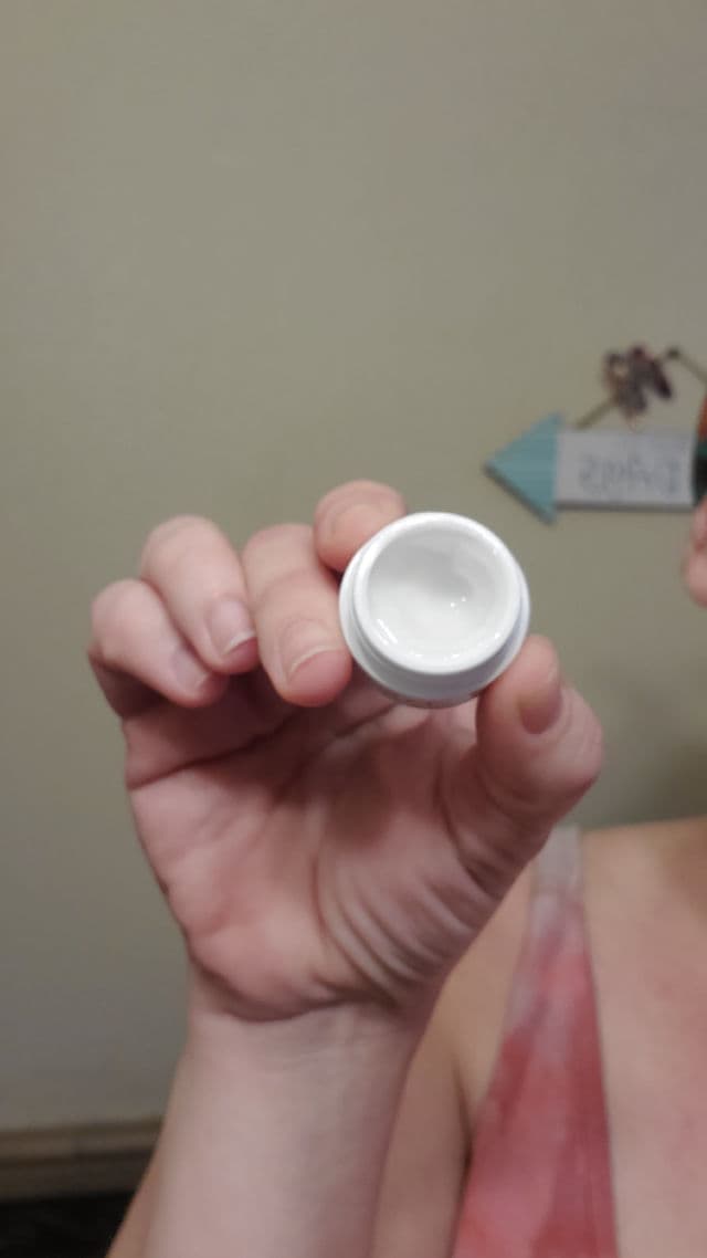 La Mer The Moisturizing Gel Cream review photo by beautybonnebeth