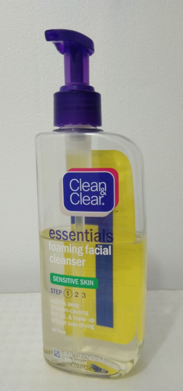 Clean & Clear Essentials Foaming Facial Cleanser for Sensitive Skin review photo by bornfreeeee