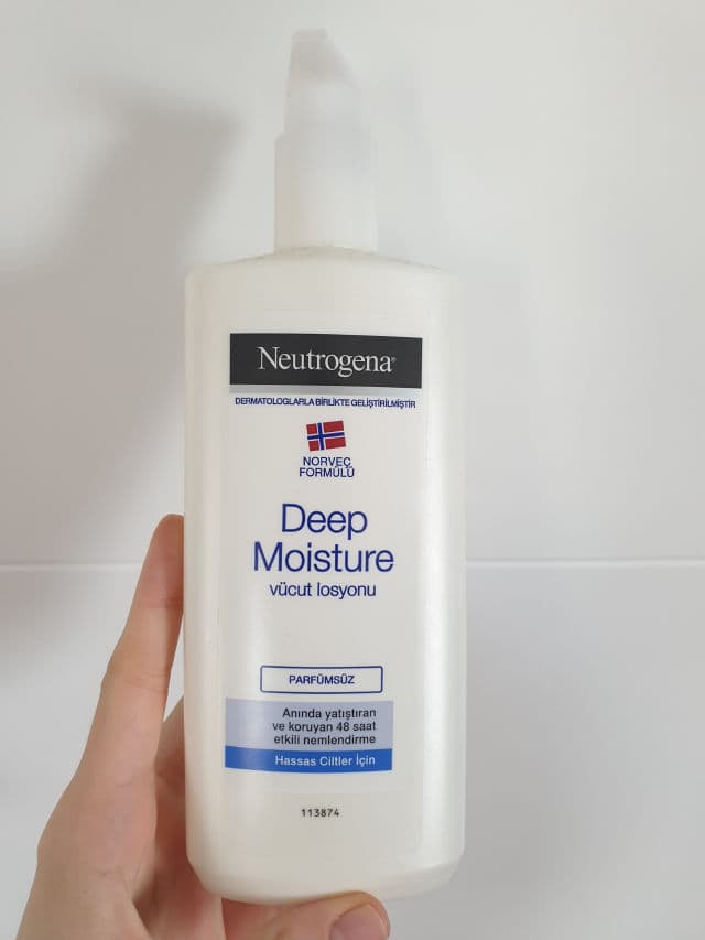 Neutrogena Norwegian Formula Deep Moisture Hypoallergenic Body Lotion review photo by butterflyskin