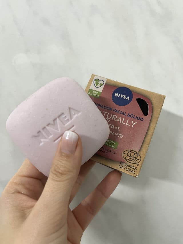 Nivea Naturally Clean Radiant Skin Solid Facial Cleanser review photo by byGlitterSC