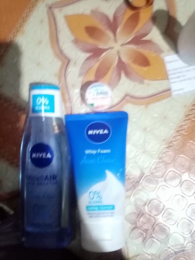 Nivea Whip Foam Acne Clear 0% Alcohol review photo by byah