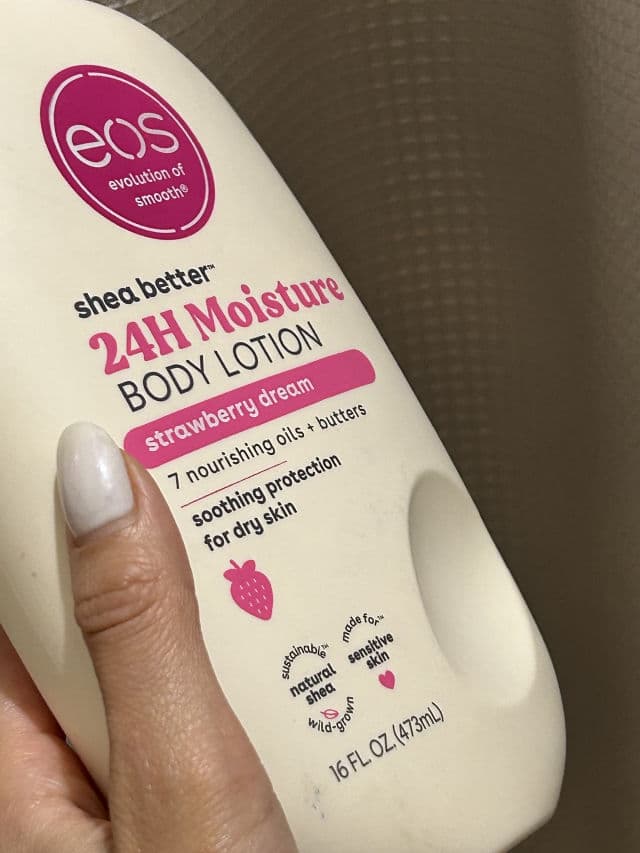 Eos Pomegranate Raspberry Body Lotion review photo by VanesaG