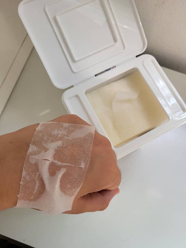 Dear, Klairs Freshly Juiced Vitamin Toner Pads review photo by Tasstas