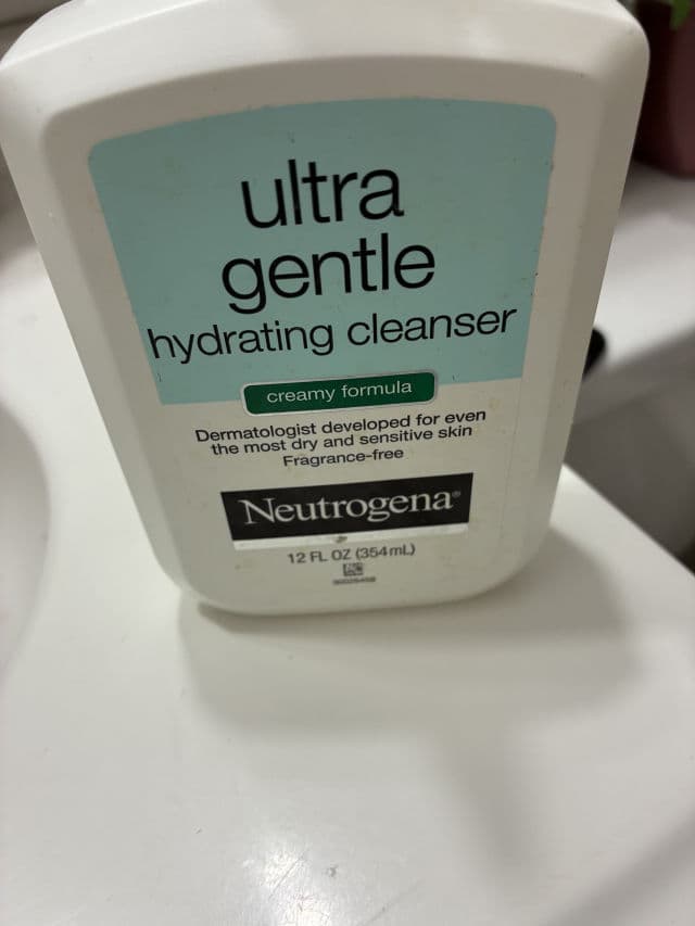 Neutrogena Ultra Gentle Hydrating Cleanser, Creamy Formula review photo by Blueprint