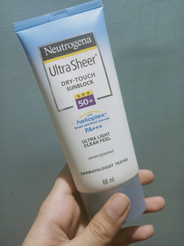 Neutrogena Ultra Sheer Dry-Touch Sunblock SPF 100 review photo by canvas28