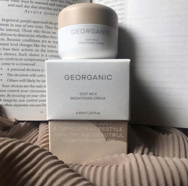 GEORGANIC Goat Milk Brightening Cream review photo by caramelskindiary