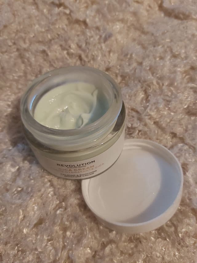Revolution Beauty Cica Cream review photo by cariadsbeauty