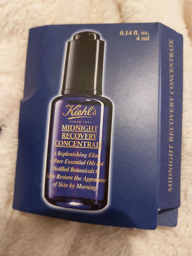 Kiehl's Midnight Recovery Concentrate review photo by cariadsbeauty