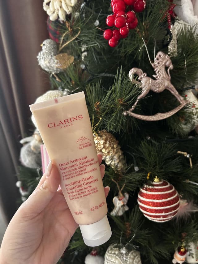 Clarins Gentle Foaming Cleanser for Normal or Combination Skin review photo by percovolea