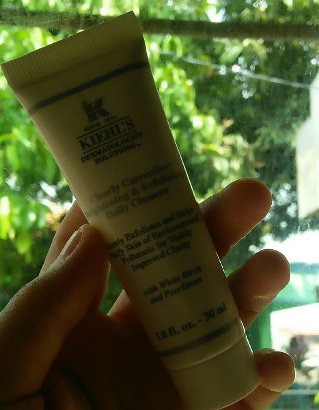 Kiehl's Clearly Corrective Brightening & Exfoliating Daily Cleanser review photo by ccayaaa