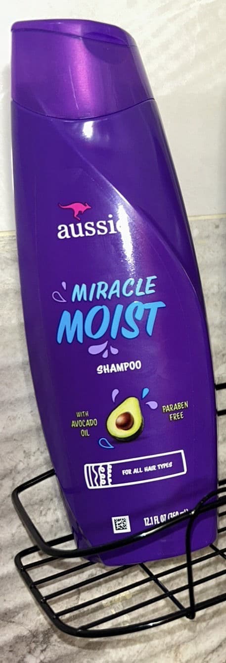 Aussie Miracle Moist Shampoo review photo by Yuderka19