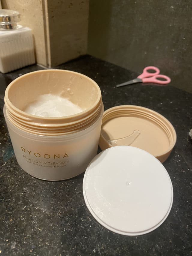 Ryoona All in One Daily Cleanser review photo by celineysphn